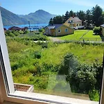 Semesterbostad The Chess House Lofoten - Luxury Arctic In *
