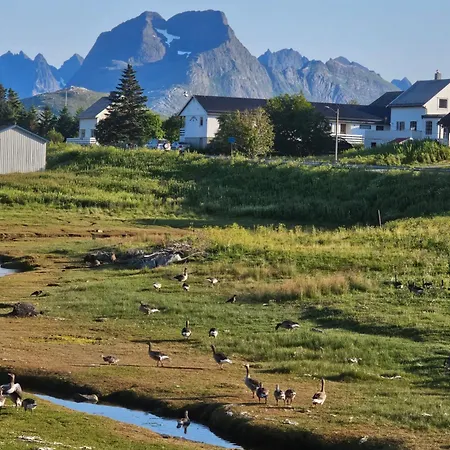 בית נופש The Chess House Lofoten - Luxury Arctic In *