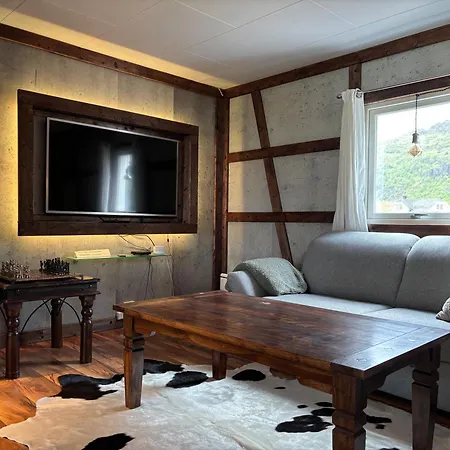 The Chess House Lofoten - Luxury Arctic In